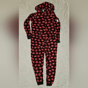 Pillow Talk Halloween Vampire Fangs Pajama Onesie Womens Medium